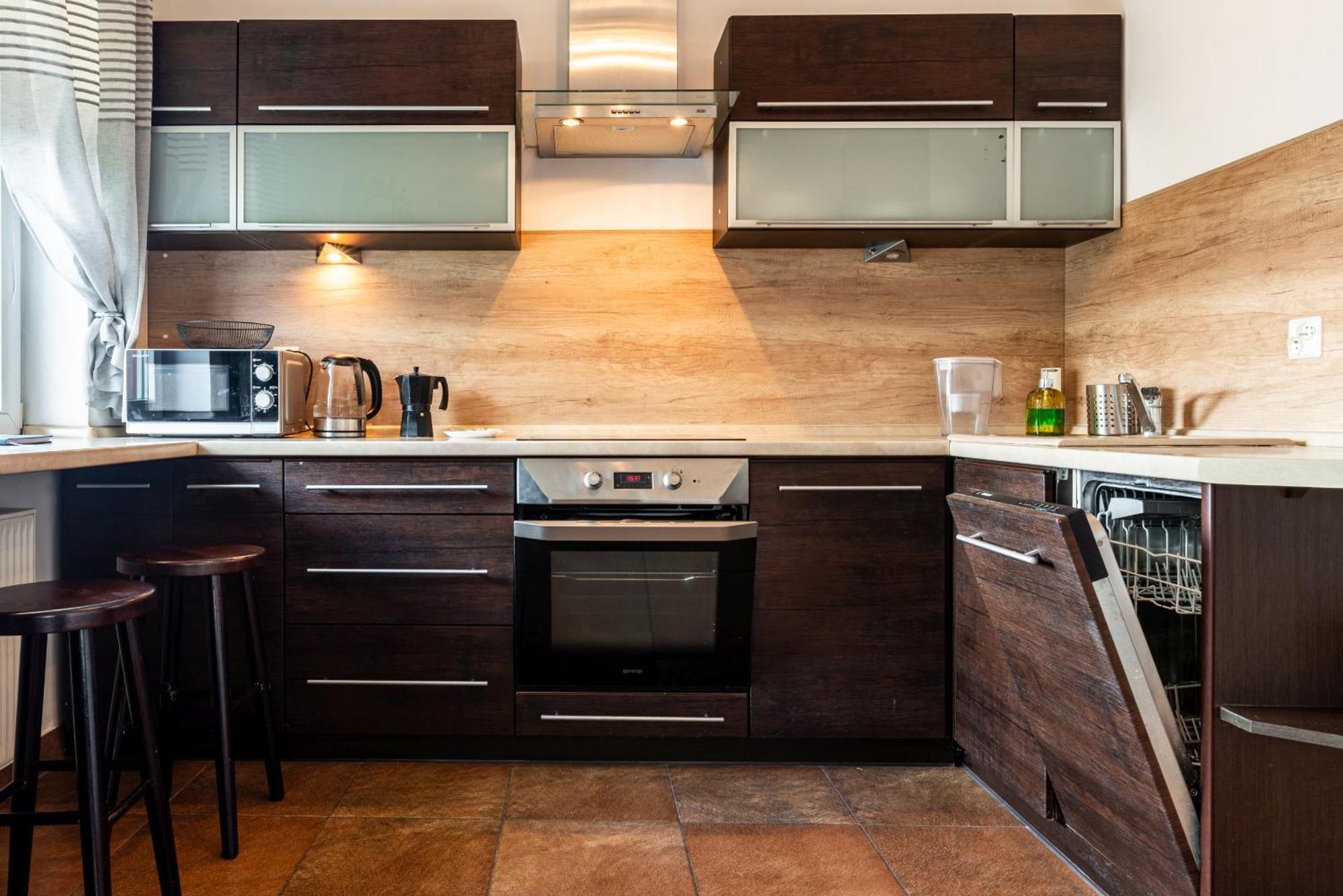 - Balcony, Park And Tram Nearby - By Rentujemy Apartment *